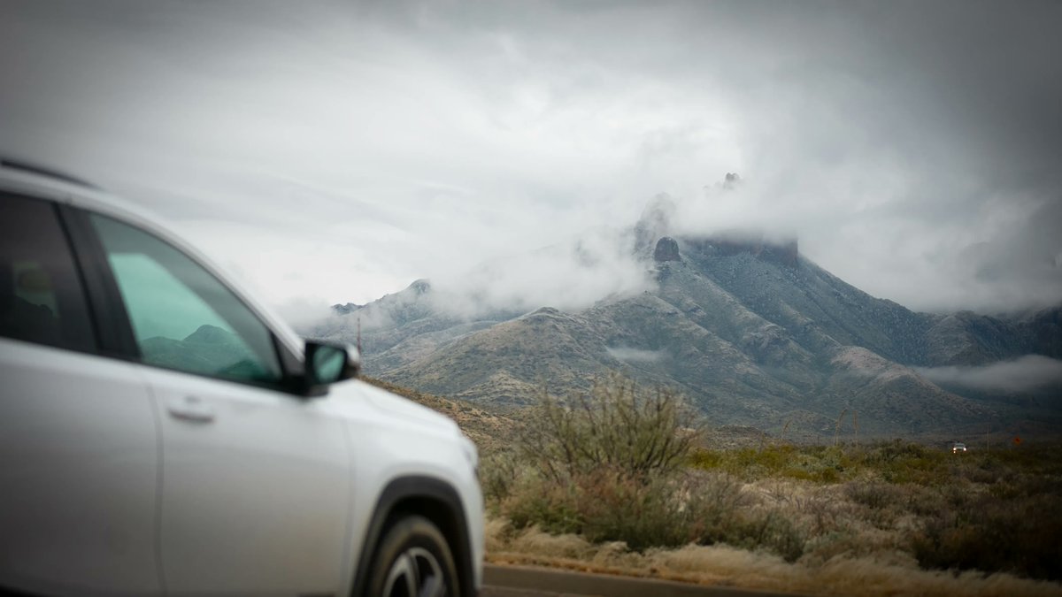 evanbrindleuk's tweet photo. We were treated to some volatile weather on our #trip through #bigbendnationalpark. From snow and ice to dry, desert conditions we endured it all to #shootfilm and #photo of this #majesticlandscape. Thanks @traveltex @hertz @bigbendnps @visitbigbend @bigbendnp @travelasulikeit https://t.co/t1KTiiOuHJ
