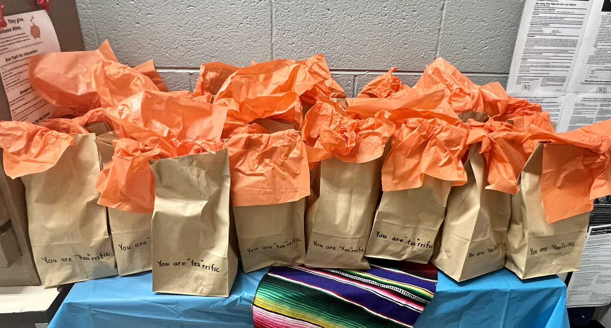 Apshawa Wellness Bar  #TeacherAppreciationWeek <a href="/colleenleslie24/">Colleen Leslie</a> <a href="/EScillieri/">Elissa Scillieri</a> <a href="/ApshawaSchool/">Apshawa School</a> <a href="/wmhometownpride/">WM Hometown Pride</a> @WestMilfordSupt
