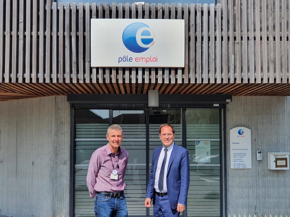 Ce 03/05, je me suis rendu à l'agence Pôle emploi de Carvin pour assister à une séance du pack de remobilisation, un dispositif visant à réinsérer les chômeurs de longue durée. Je remercie son directeur M. Bailleul, ainsi que ses équipes pour leur sincérité lors de nos échanges.