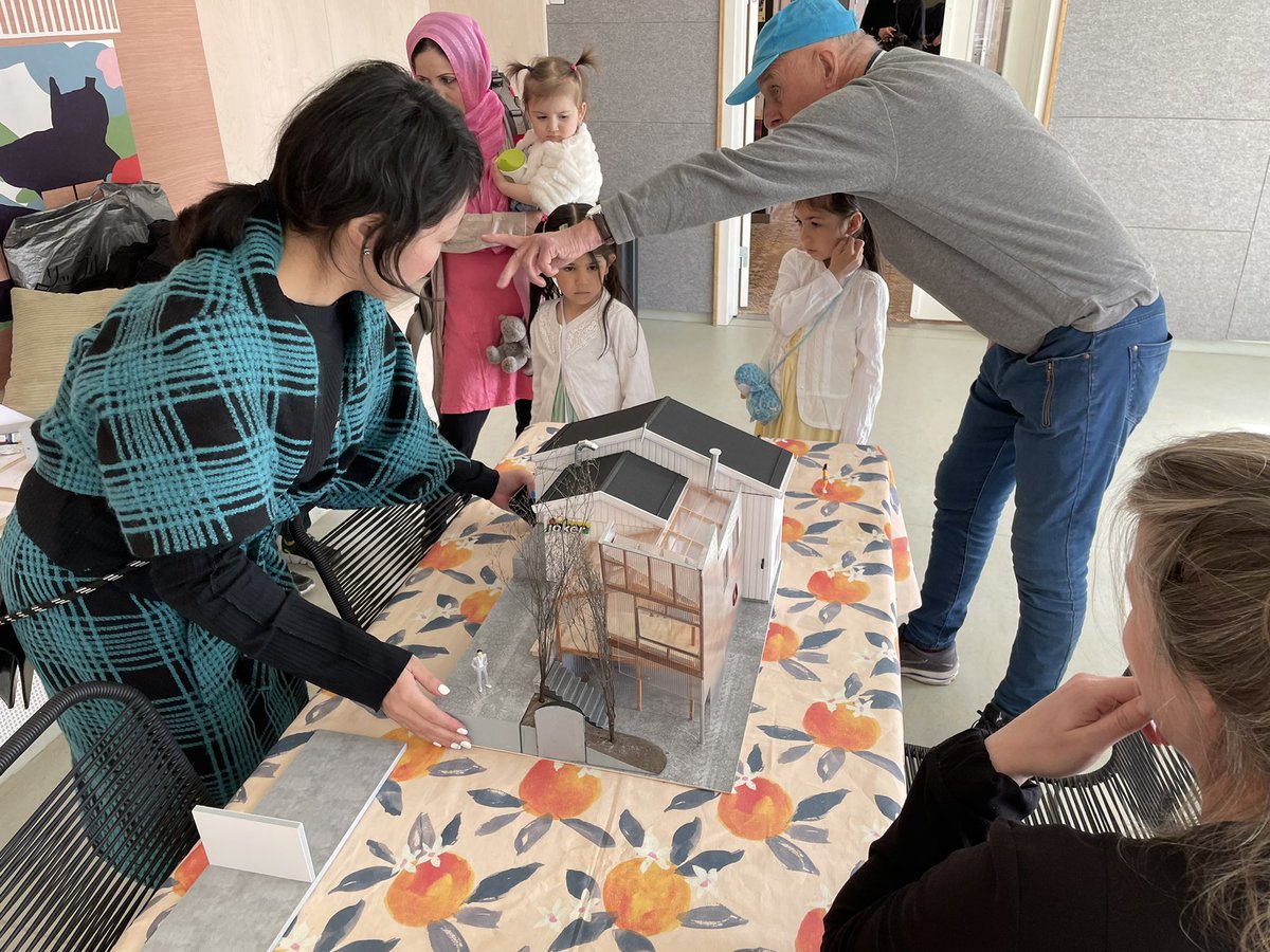 kadowaki_kozo's tweet image. こどもを模型で惹きつけようとするアーキテクト。 #vba2021jp