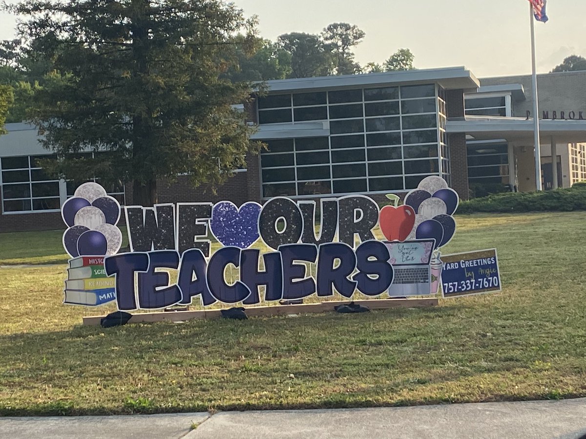 This sign says it all! <a href="/pmesvb/">Pembroke Meadows VB</a> our teachers are truly the best! Thank you for alll that you do for our students and families! We are grateful 💜 @ITS_LPate <a href="/cspivey1956/">Charles Spivey</a> <a href="/BeachSupe/">Aaron Spence</a> <a href="/Tajkirsch/">Tara Kirsch</a>