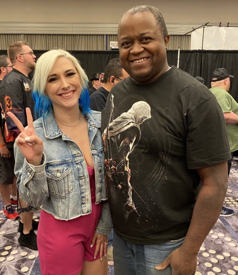 IAmCam8404's tweet photo. @Heatherisme Happy Birthday, Beautiful Queen! 👑 Hope your day is as incredible as you are, filled with everything that you desire because you are worth it!
Much love, my friend! 🎂🎁🎊🎉❤️
#KillerBae
#BeautifulPassionateDetermined https://t.co/8fuBA0Usvk