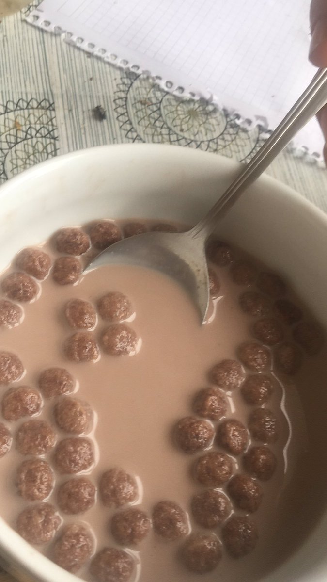 Ekmek almaya üşendim kahvaltısı