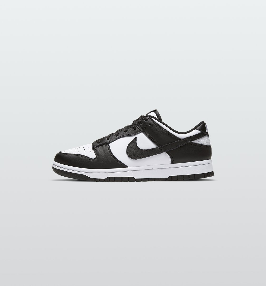 StashedSNKRS's tweet photo. Black/White Panda Dunks are restocking May 16th https://t.co/9ws0YJdDcC
