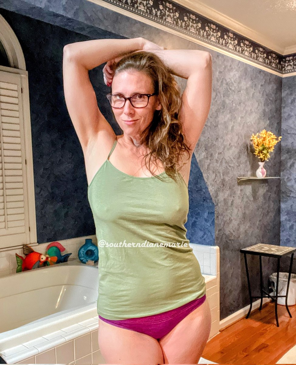Diane Marie🌹Southern Charm🍑 on X: #tuesdayvibe #sdm Today's vibe is  braless and sexy. t.coiGSmgXFYUf  X