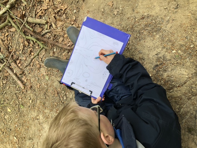 OPSForest's tweet photo. Year 4 have been busy creating their own woodland maps in Forest School this week.

#OPSForestSchool #ForestSchool #OutdoorLearning #Goring #Berkshire #Oxfordshire https://t.co/9Wws34r5Vy
