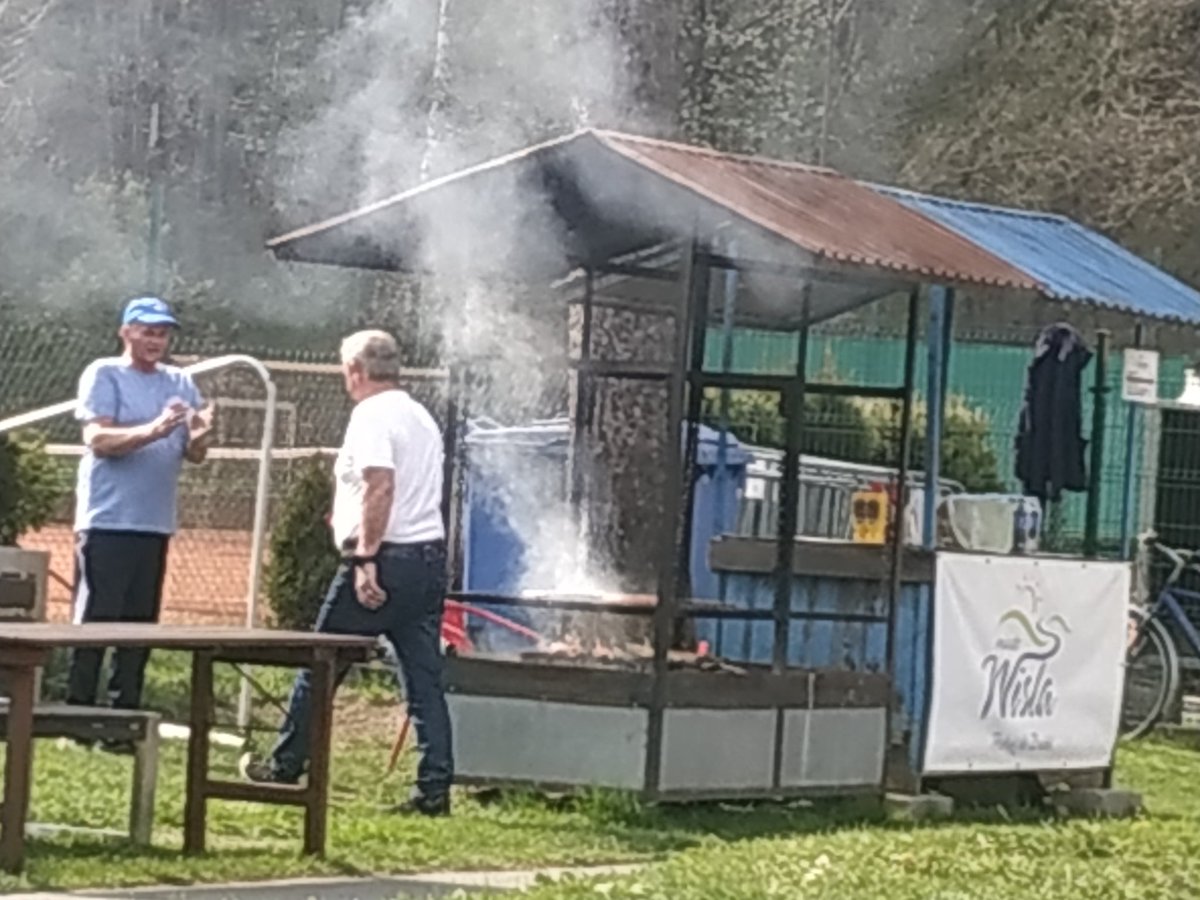 DLesnikowski's tweet photo. W Wiśle nie tylko skaczą na nartach. Grają też w piłkę. WSS Wisła - Błyskawica Drogomyśl https://t.co/GpamwvrLwi