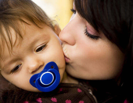 ASTRO_org's tweet image. #ICYMI: Kelly Paradis, PhD, shares her personal experience of maternity leave and discusses the stigma, particularly against men, of taking parental leave and how it is a barrier to gender equity. Read the #ASTROblog here: ow.ly/SlgC50IX5K6 #RadOnc @DrKCParadis