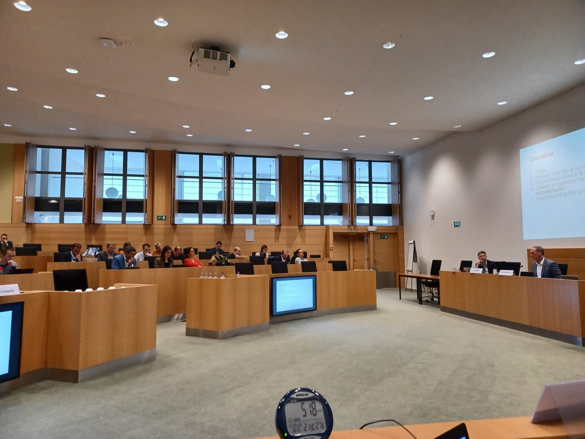 Autodelen_net's tweet image. Vandaag spreekt Autodelen.net in @DeKamerBE tijdens de hoorzitting over de resolutie omtrent de duurzame groei van gedeelde mobiliteit. Onze prioriteiten? 
👉Een verlaagd btw-tarief van 6% voor autodelen 
👉Een helder en uniform erkenningskader met focus op impact