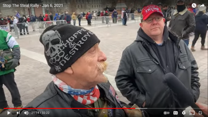 Curious41354333's tweet photo. @CMominator The guy w/gas mask is #spacklerPB -he was reported to @FBIWFO @FBISaltLakeCity along with #viperpb & #ladyviperpb over a year ago! Here's a pic of him w/ #PanhandlePatriots @ biker bar in #CDA #Idaho a few days after the #insurrection -He stayed within 15ft of Viper all day #jan6 https://t.co/iWg20v8P7o