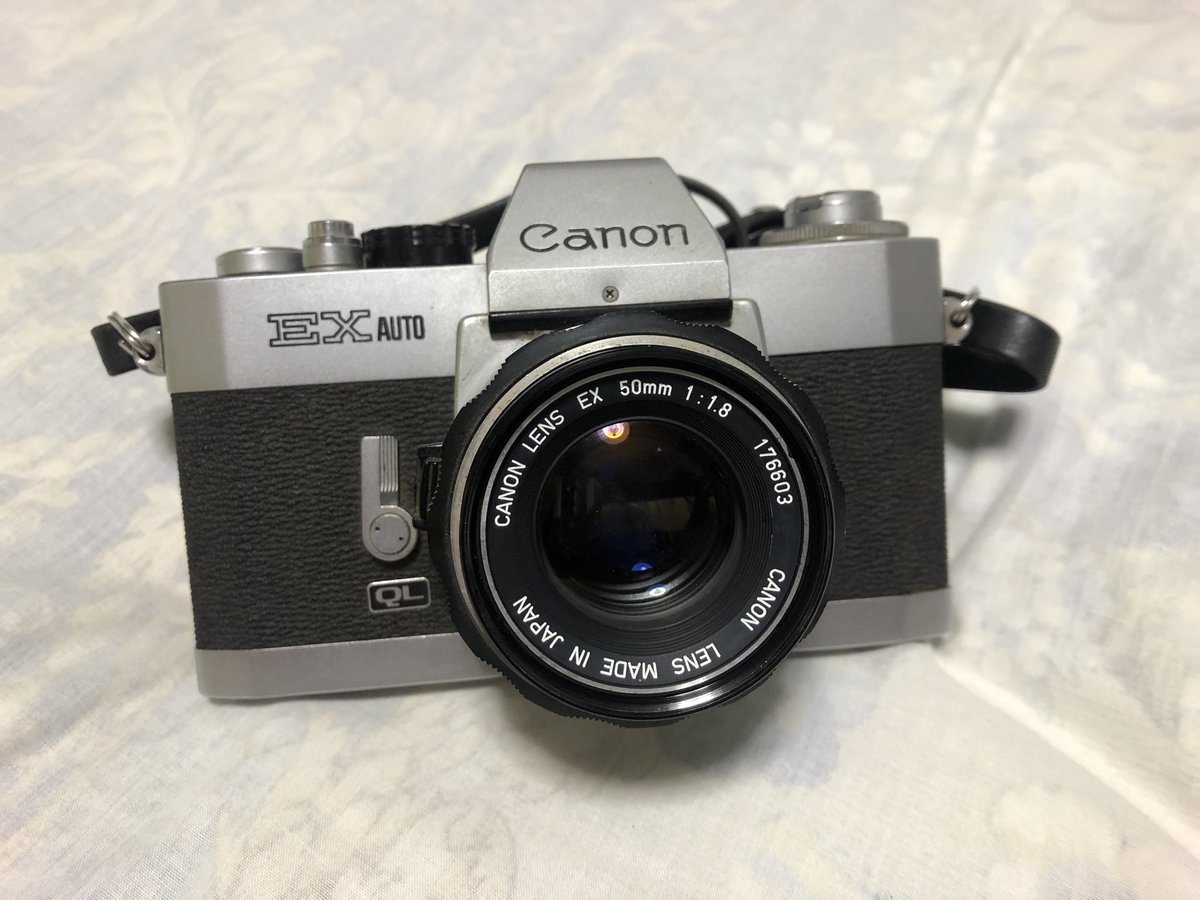 LARGOa107v's tweet photo. 今回の旅の最大の戦利品。
キヤノン　EX AUTO
あと、95mm f3.5と125mm f3.5も入手。
比較対象にEX EEと並べてみる。

#Canon #EX
#EXauto #EXEE https://t.co/kw18Q0cfKY