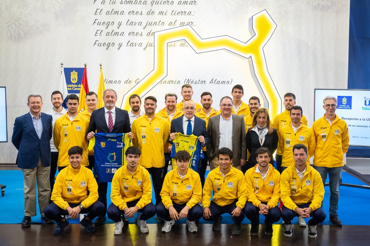 Antonio Morales y Francisco Castellano han recibido a la UD Taburiente en un bonito acto en el <a href="/GranCanariaCab/">Cabildo Gran Canaria</a> 👏

🤩 Ambos han recalcado la dedicación de toda la plantilla amarilla 🏑

¡Muchísimas gracias por recibirnos!

Todo sobre el acto 👉 bit.ly/3FhSzgT