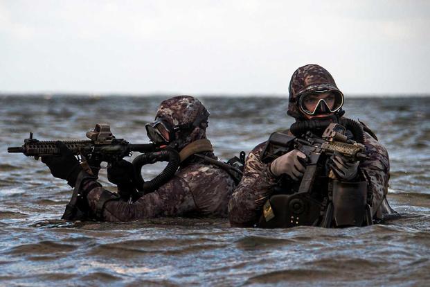 Navy SEALs are the most elite warriors on earth.How do they become that way?By developing an unbreakable mindset. Here’s how they do it (and how you can, too):