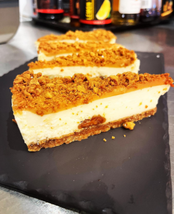CornmillCentre's tweet photo. Can I have.......hmm 🤔 now which yummy cake 🍰 shall I choose?
You need to sample these delicious 😋 cakes at Esquires coffee Darlington ☕️🧁
#meetwithfriends #cornmillcentre #chillwithacoffee #supportlocal #esquirescoffee #shopcornmill🛍 https://t.co/lmhRvTdkRA