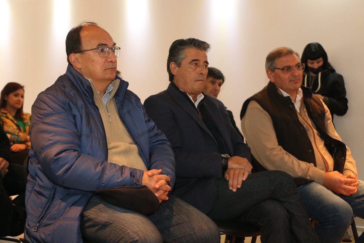 RPMunicipio's tweet photo. PRESENTACIÓN DEL PLAN DE OBRAS PARA LA RUTA NACIONAL 205

La obra incluye la Autopista Cañuelas – Roque Pérez y Ruta Segura Roque Pérez – Saladillo, la cual contará con la construcción de banquinas pavimentadas y la repavimentación entre el km 170 y 189 (Roque Pérez – Saladillo). https://t.co/PNzMk8zv2X
