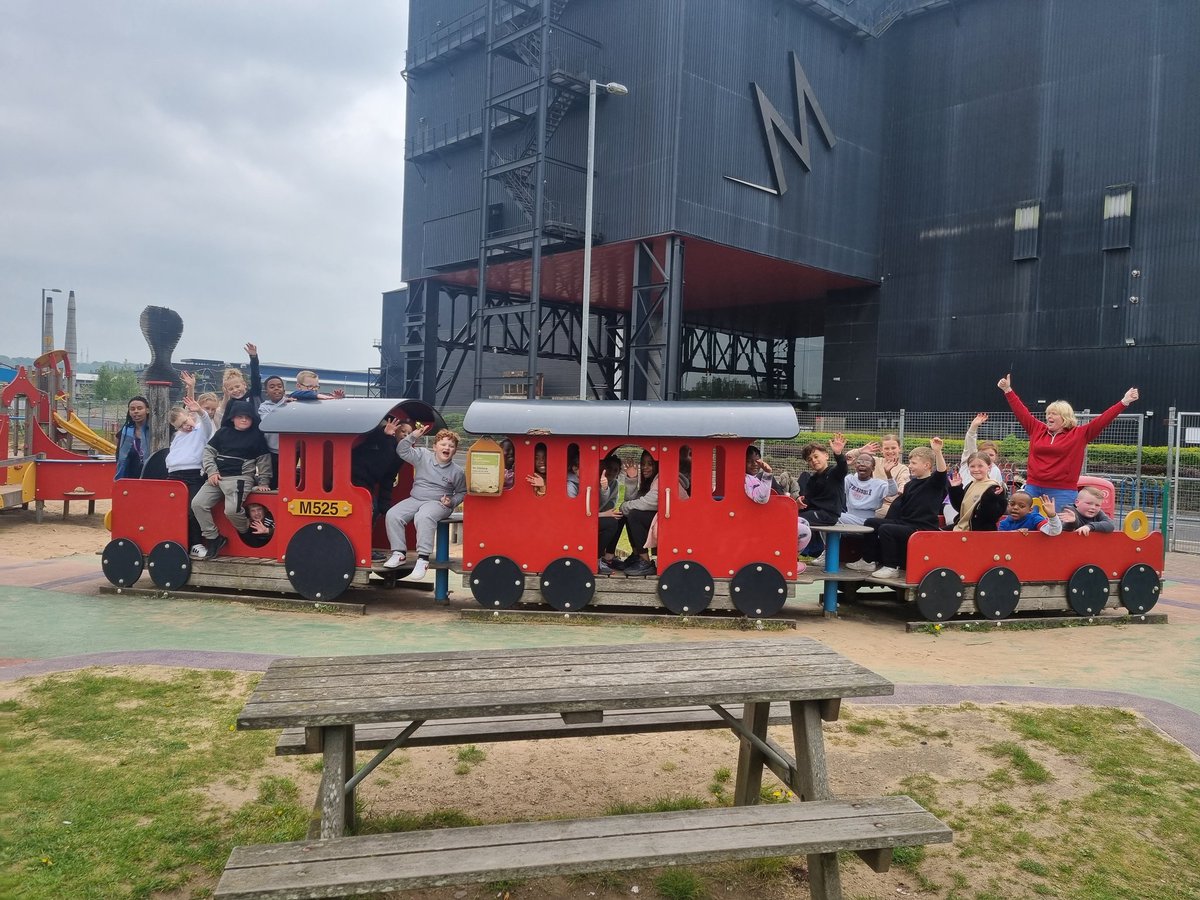 Windmill4M's tweet photo. And finally a play on the adventure playground. We are on our way home now. #musicfederation https://t.co/Bluug5ZBTC