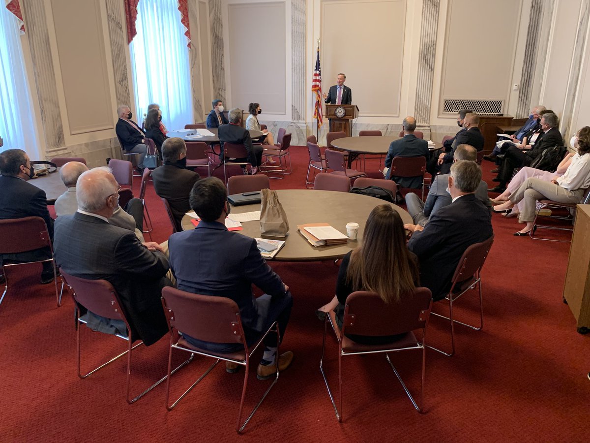 ColoradoREA's tweet photo. Thanks to @SenHick for meeting with reps of #Coloradoselectriccoops this morning. We appreciate your listening to our concerns. #meetingoncapitolhill #sharingconcerns #representingruralcolorado #ruralelectrics #itstartswithpower https://t.co/cXxiVltmYQ