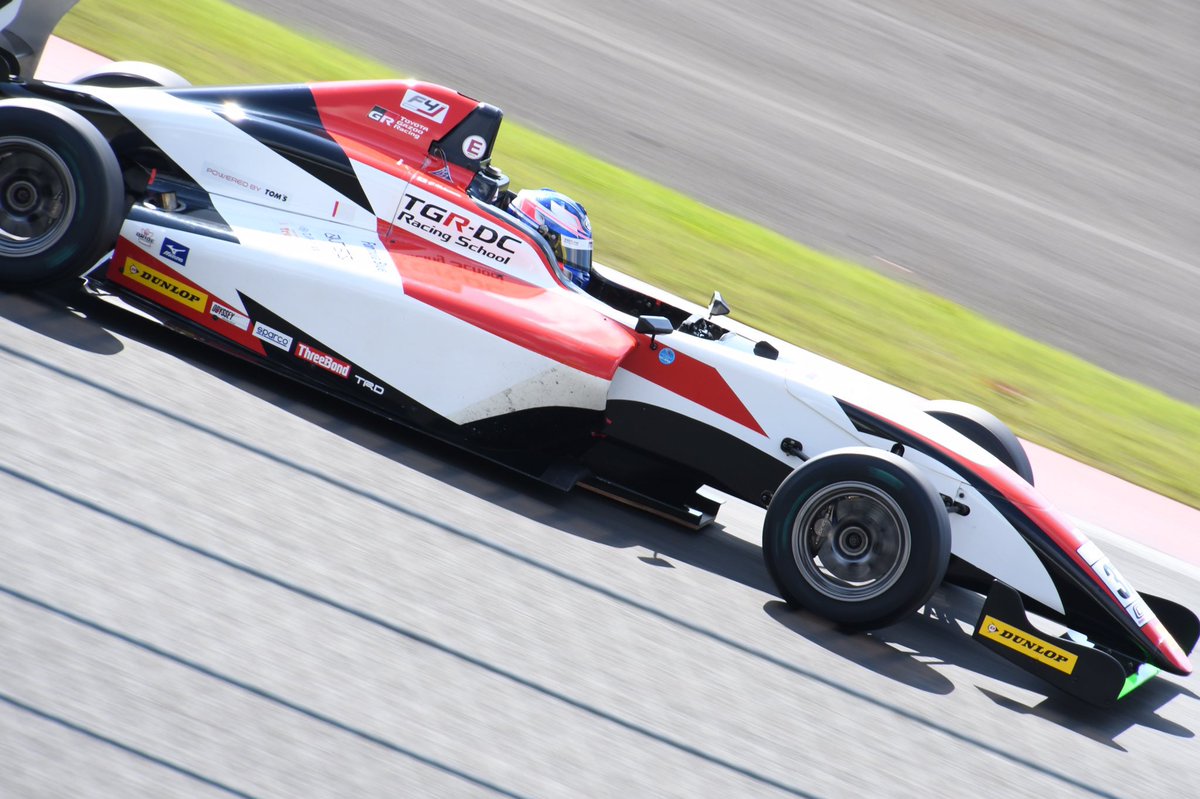 jin_nakamura_1's tweet photo. FIA-F4 富士
Rd.1
予選Bグループ5位
決勝9位スタート→10位

自分の走りの面で課題が多いので、明日のレースはそこを修正して走りたいです。
デビュー戦、無事に走り終えることができて良かったです。

写真:@yamachan5515_PS 様
ありがとうございます！ https://t.co/GoKUIKuzbS