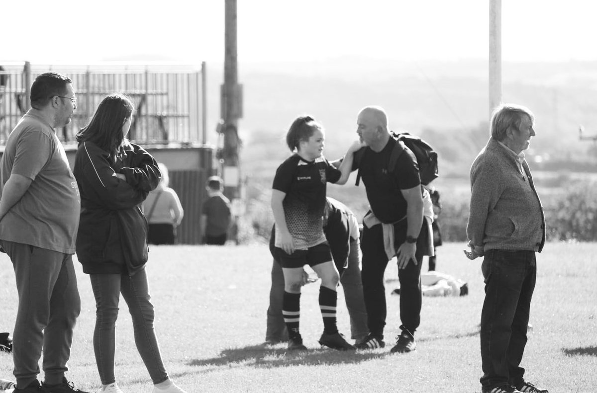 Junior_Riders's tweet photo. We’re all devastated to hear of the sudden passing of one of our Rider family. Our heart go out to Jo, William and Ruby 🏉💛♥️ 💔💔 Rest easy Andrew https://t.co/0v5Ws1I5DZ