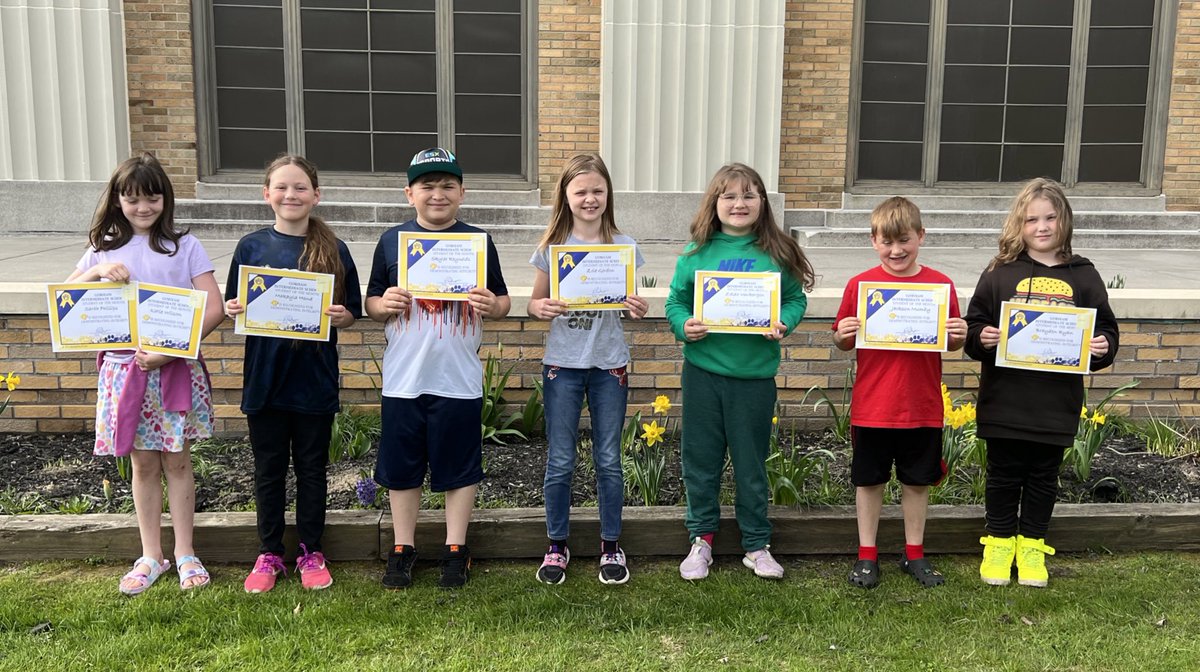 Gorham_MWCSD's tweet image. Our Gorham Students of the Month for April! #Integrity #Pr1deinthePaw #Spring
