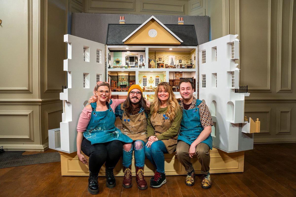 Look mum! I’m in the Semi’s!!! 
Such a beautiful set of people to share this wonderful experience with. Glad to class all the contestants as friends.
#tinydesignchallenge #thegreatbigtinydesignchallenge 
<a href="/bexie_bush/">Bexie Bush</a> Michael R Miniatures
&amp; sharon_harvey_miniatures