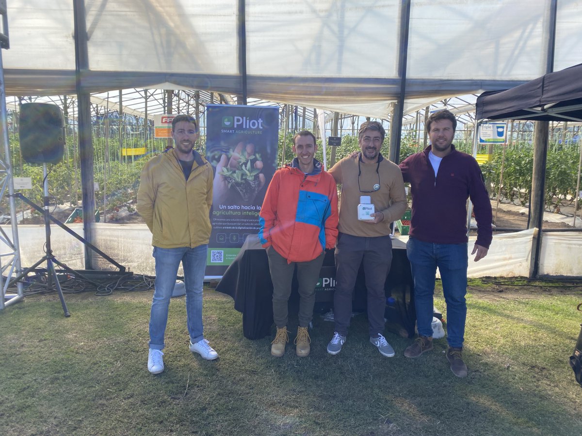 federaggio's tweet photo. Algunas fotos de la 1ra Jornada de Producción Hortícola con Bioinsumos organizada por Biológica Bioinsumos con parte del equipo de @pliot_arg y los organizadores del evento. https://t.co/DlvFGHxRzl