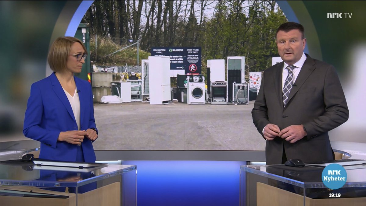 Tyveri av elektrisk avfall foregår fortsatt helt åpenlyst i Norge. Det er fare for miljøgifter på avveie i Norge og i utlandet, og dette bidrar til svart økonomi #EEavfall #Tyveri #Økokrim   #Trusselvurdering tv.nrk.no/se?v=NNFA19050…