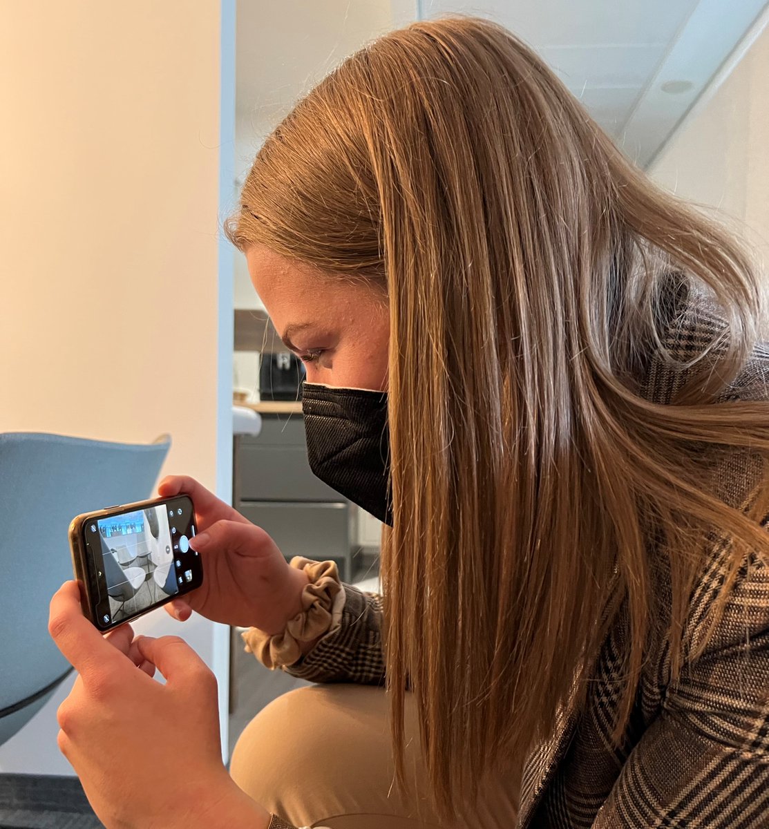 ceos4future's tweet photo. Lehrlings-Fotoworkshop bei #SalzburgAG
- Kooperation #22butterfly x @ceos4futur
Infos:
👉https://t.co/KrZsyH5KSy
👉https://t.co/vfYtEzQEPM
👉Folge uns unter #futurebfly
#durchstarterIn #CEOsFORFUTURE #Lehrlingsprojekt #GemeinsaminsTunkommen https://t.co/VrX5IuseVT