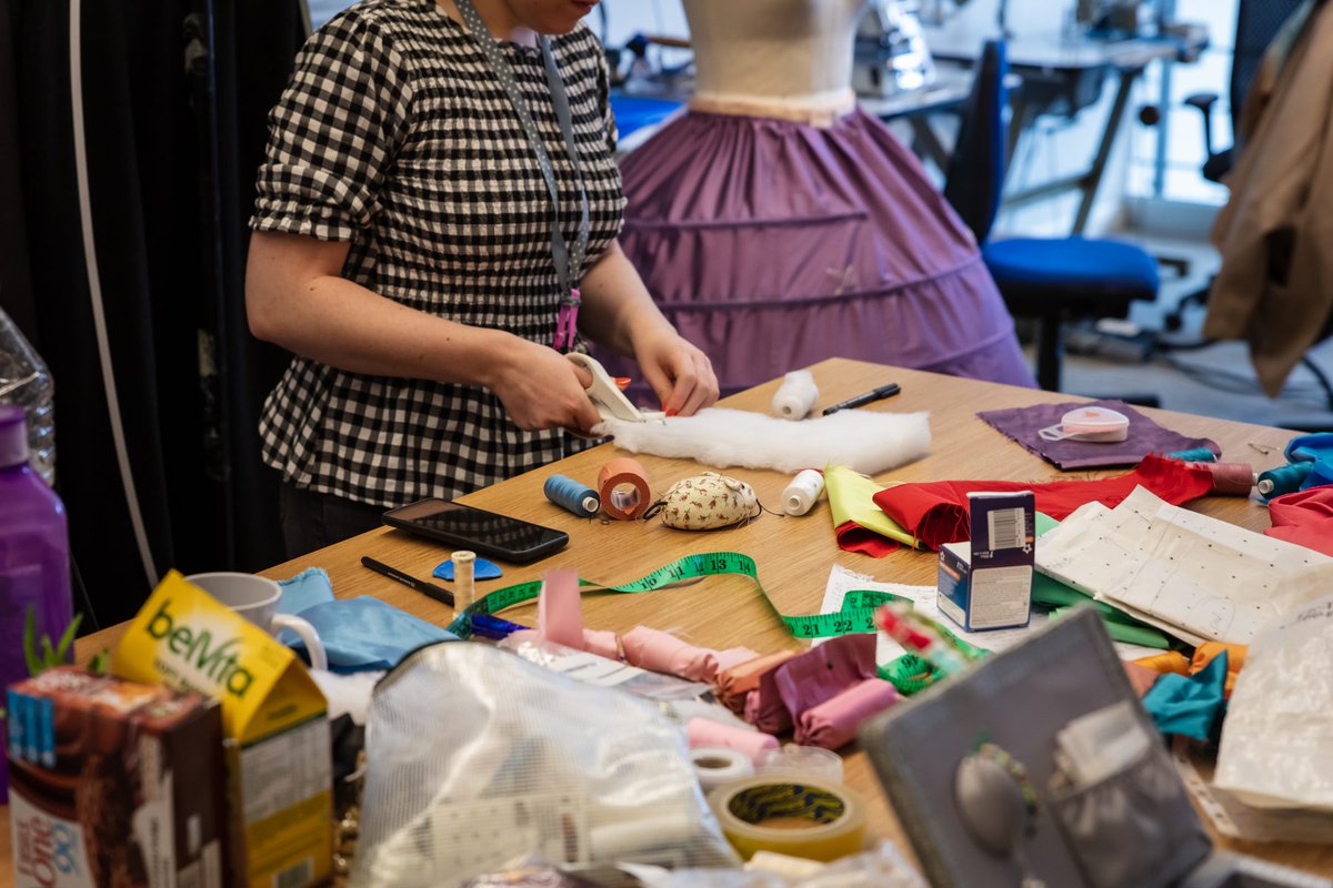We're opening up our costume workshop on Burrell Street 10 & 11 May for @Londoncraftweek 🧵👗 Join us for a guided tour and see the talented costume and millinery teams hard at work, designing and making costumes for the new season Book here 👉 bit.ly/3y6Lnmg #LCW22