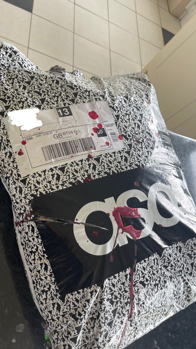 Emma_Mooney's tweet photo. @ASOS check your drive is ok plz im concerned for all parties involved x https://t.co/JpIGJrv5Ht