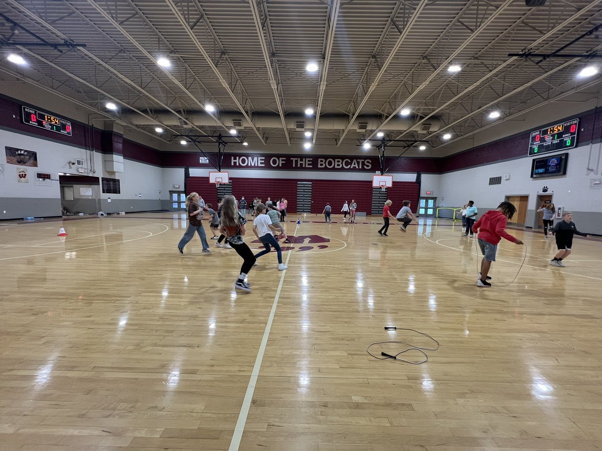 TullahomaPhysEd's tweet photo. @WMS_BOBCATS P.E. still working hard to finish the year out! @HerreraCindy15 @CoachCMac5 @CoachHice10 https://t.co/zSkO5jHThr