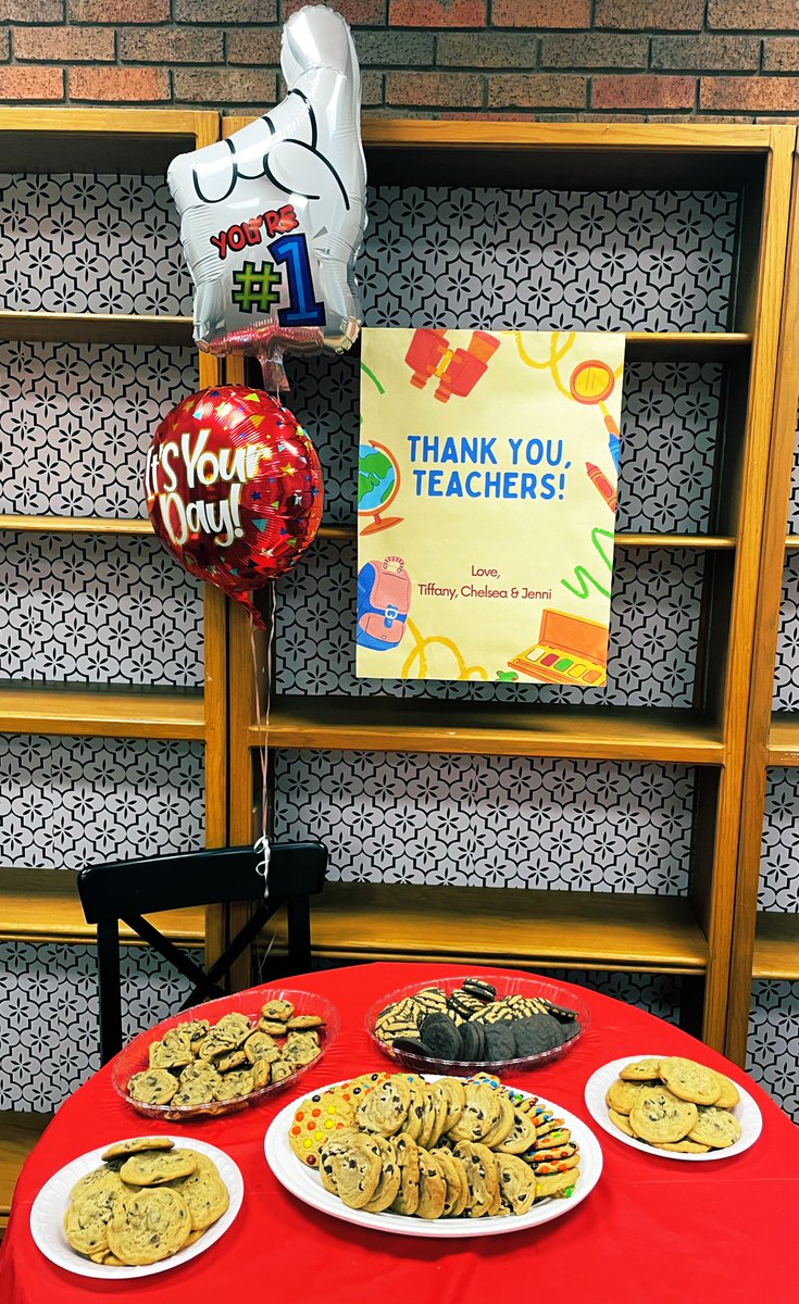 jenni_broussard's tweet photo. @ForestMeadowJH teachers: your counselors love you! 🐴💜#TeacherAppreciationWeek2022 https://t.co/sipspn4Ni2