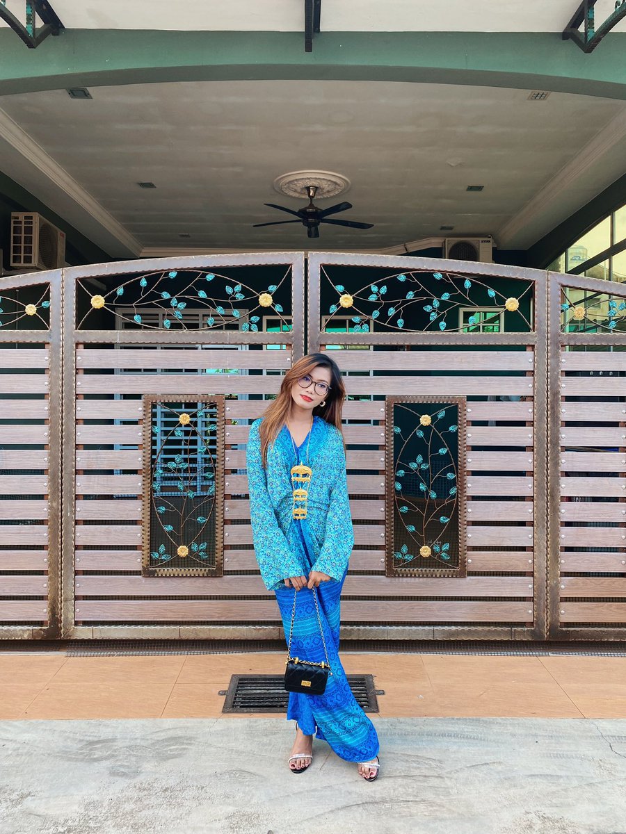 DylaHns's tweet photo. Selamat Hari Raya, Maaf Zahir & Batin semua! #2ndeid https://t.co/aihZbnMdF5