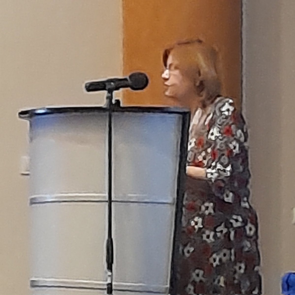 BIOCENCU's tweet photo. Se imparte en #ProCeAsep2022 la Conferencia Magistral No 2: 
“Regulaciones para productos COVID-19. Permisos de uso de emergencia" por la DrC. Olga Lidia Jacobo, Directora CECMED #ApuestaDeLaCiencia #PorLaVida https://t.co/NVxMU0iDlM