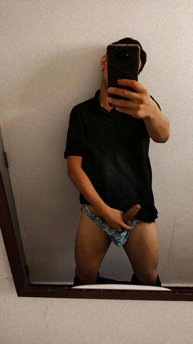 CD9P0RN's tweet photo. Estoy bien caliente en el trabajo, ayuda. https://t.co/USXPeoL53C