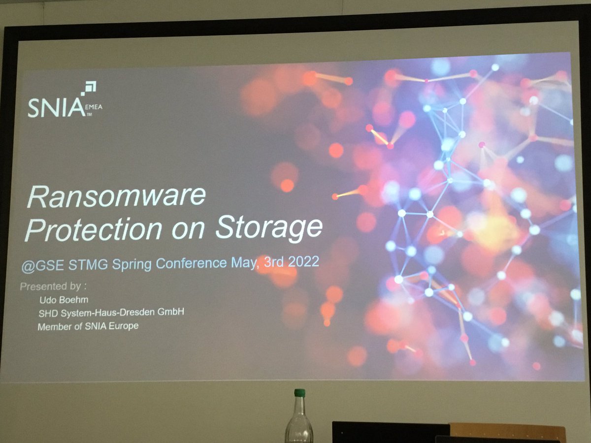 wauerochs's tweet photo. #GSESSMSD2022Spring
#GSE AK SMS (SSMSD) Frühjahrs Guide 2022
by @GuideShareEurop
#Ramsomware protection auf Storagesystemen
Udo Böhm @SNIA @SNIA_EMEA
@IBM @IBMStorage
@wauerochs from @DATEV
#DATEVBotschafter #DATEVambassador
👁🐝Ⓜ️ Champion #IBMChampion @IBMChampions https://t.co/Cw14tDcOgo