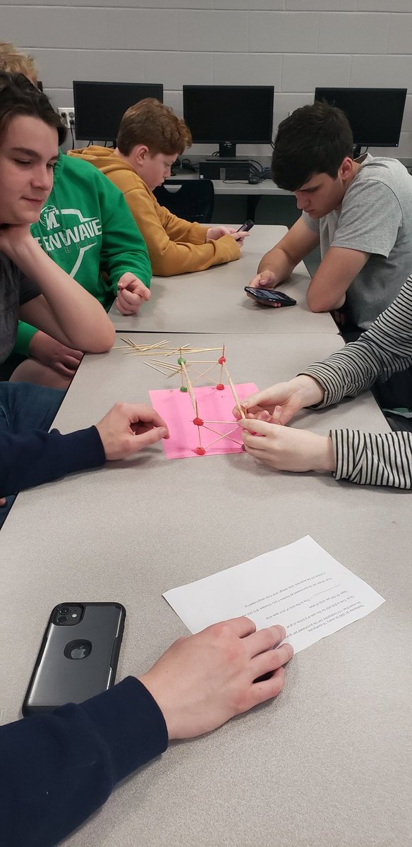 AshleyC84665868's tweet photo. Building toothpick bridges today in CIT105 to engage students in STEM. https://t.co/pyuic8gWNn