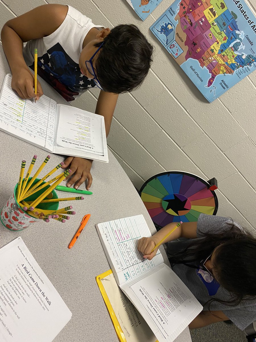 MrsCastanedaNC's tweet photo. These 5th graders have been working hard looking closely at figurative language in poetry! https://t.co/7IEriQy3L4