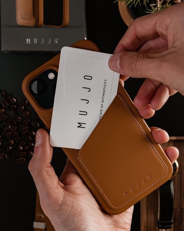 We want to make sure you have the best case to protect your device, so click the link in our bio to check out our range of cases for the iPhone⁠!⁠
⁠
Thanks for the shot <a href="/tech/">@Tech</a>.sharpii⁠
⁠
#mujjo #dutchdesign #techaccessories #leathergoods #macbook … instagr.am/p/CdGQcqLOl8p/