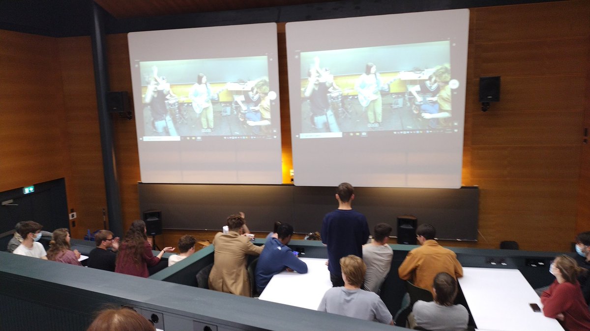 Spring event at the BSc programme in Science @BScScienceUH <a href="/KumpulaScience/">Faculty of Science, University of Helsinki</a> of University of Helsinki. Music, happy students, what can be better?!🎉🎉