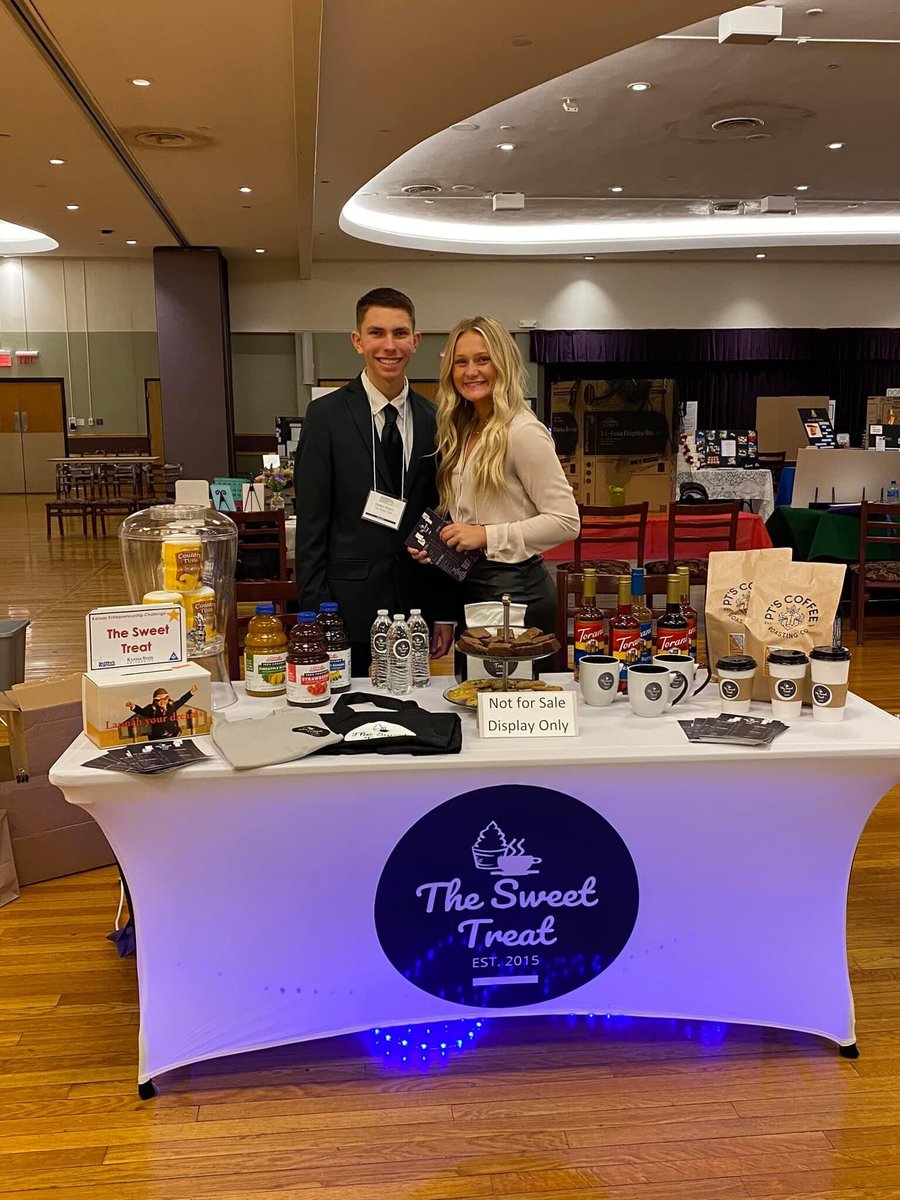 Congratulations to Hutchinson High School's Dalton Estes and Riley Lusk for winning $1,200 top tier award at the Kansas Entrepreneurship Challenge (KEC) for their business The Sweet Treat!

Learn more about the KEC: cba.k-state.edu/academics/depa…