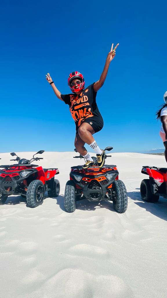 Vinyi va siku jumping to the chapter like that Happy Birthday to me