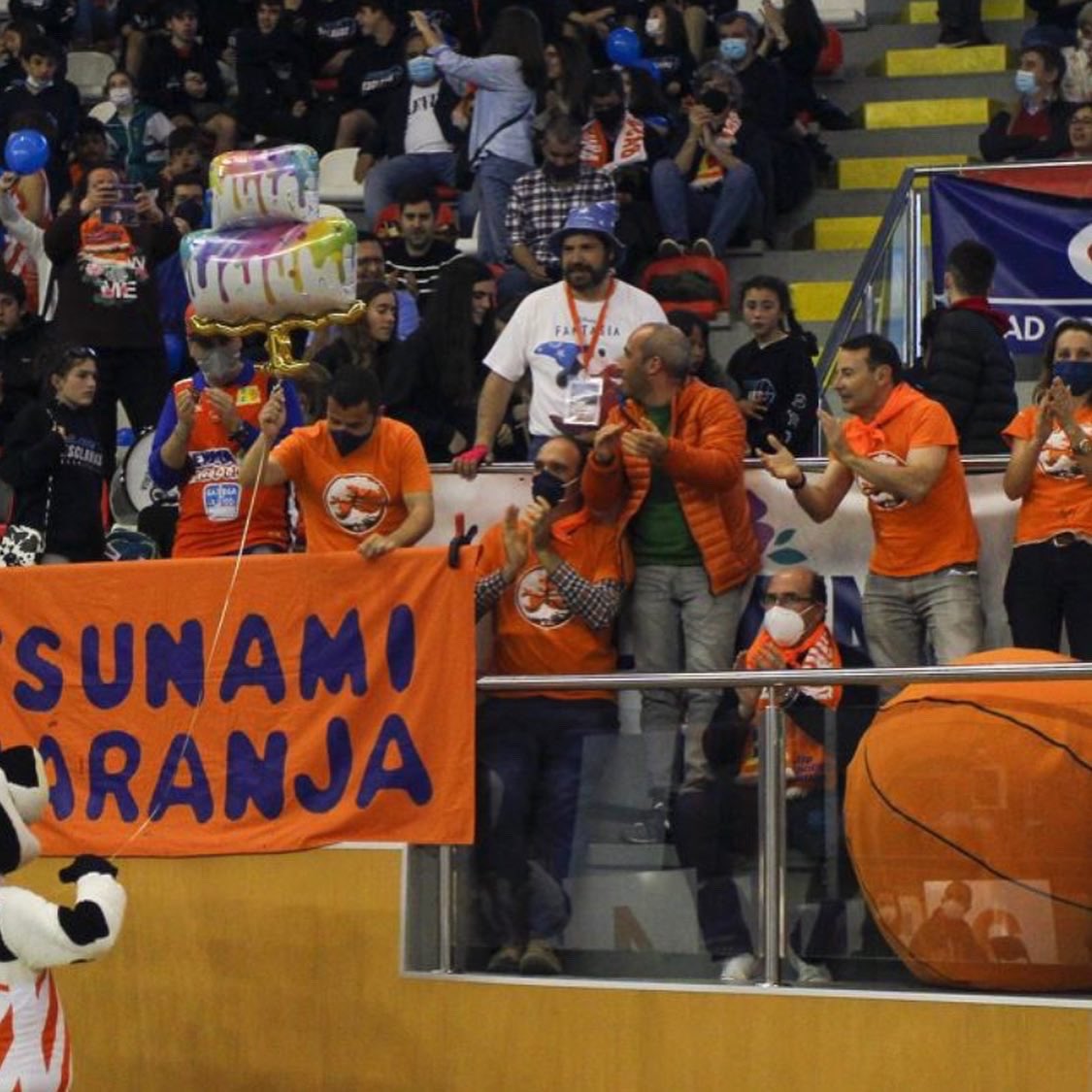 C.B.Laracha tweet media