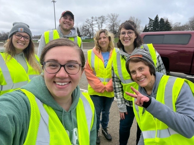grmetrology's tweet photo. Thank you again to our awesome Highway Clean Up Crew!! We appreciate you taking the time to volunteer for such a great initiative that keeps our Michigan Highway's safe and clean!
#cleantheearth #welovetheearth #GRMetrology #trashremoval #highwaycleanup https://t.co/XIQpcikRks