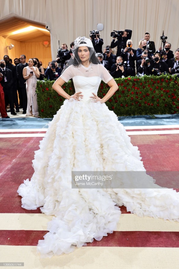 Watofok1's tweet photo. Jurez Kylie Jenner a acheté le Vip de Movistarplanet ? #MetGala https://t.co/oV2d7s5rbL