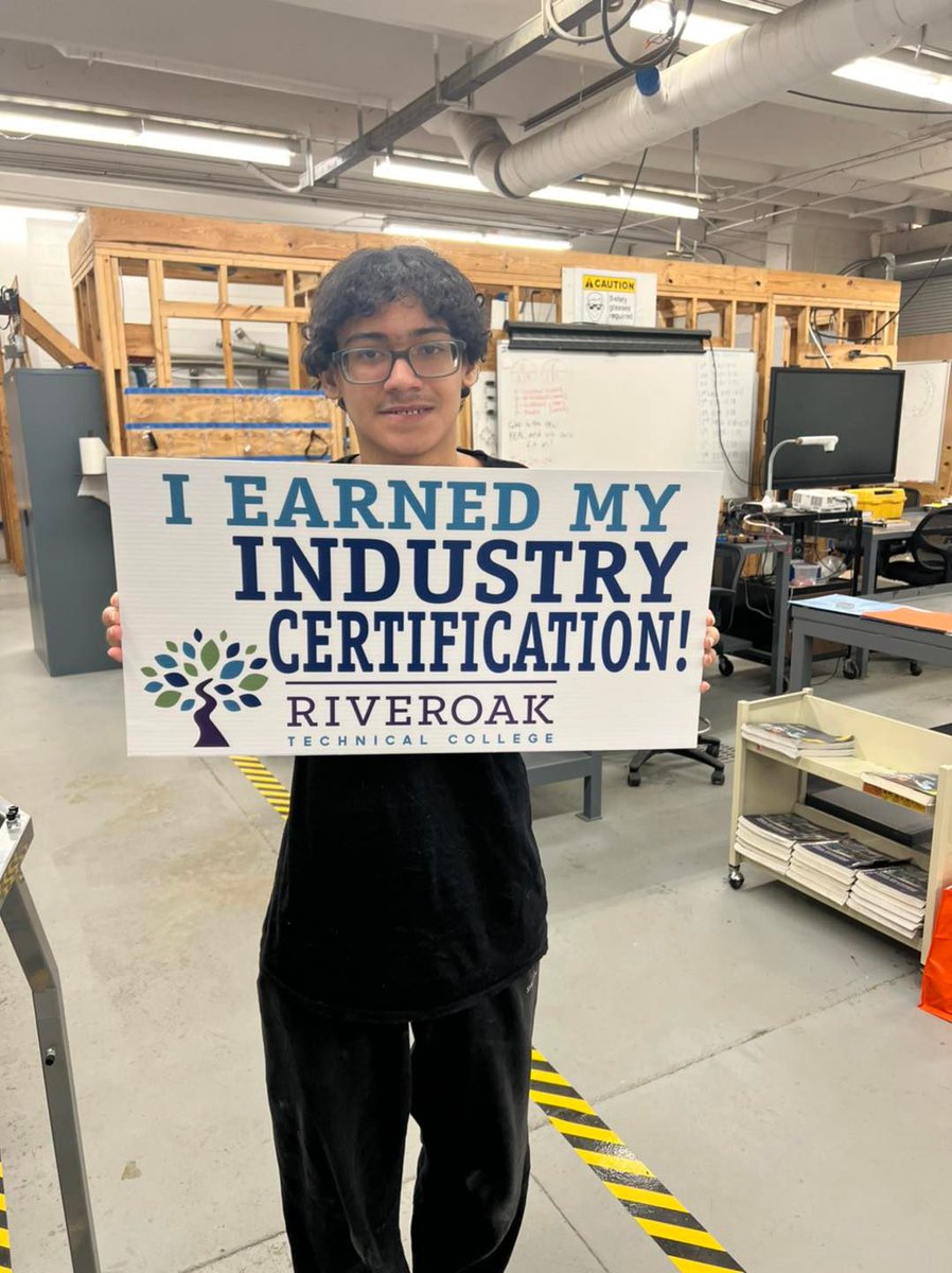 suwanneertc's tweet photo. Congratulations to Garrison Beach and Rafael Ovando for earning their SolidWorks Associate Certification!
#GrowYourFutureWithUs #GetThereFL
#CTEWorks
#FLTechColleges #FLTechnicalColleges #EarnaCareerinaYearFL https://t.co/AQXTsNkAcT
