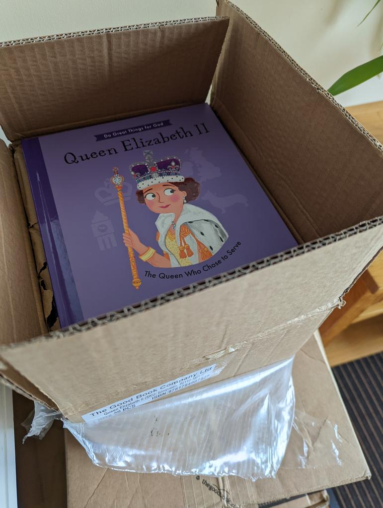This beautiful book celebrating the faith and life of Queen Elizabeth just arrived from <a href="/thegoodbookuk/">The Good Book Company UK</a>. Looking forward to giving them to every pupil at the <a href="/LinnPrimary/">Linn Primary School</a> to mark and celebrate the Queen's platinum jubilee.
