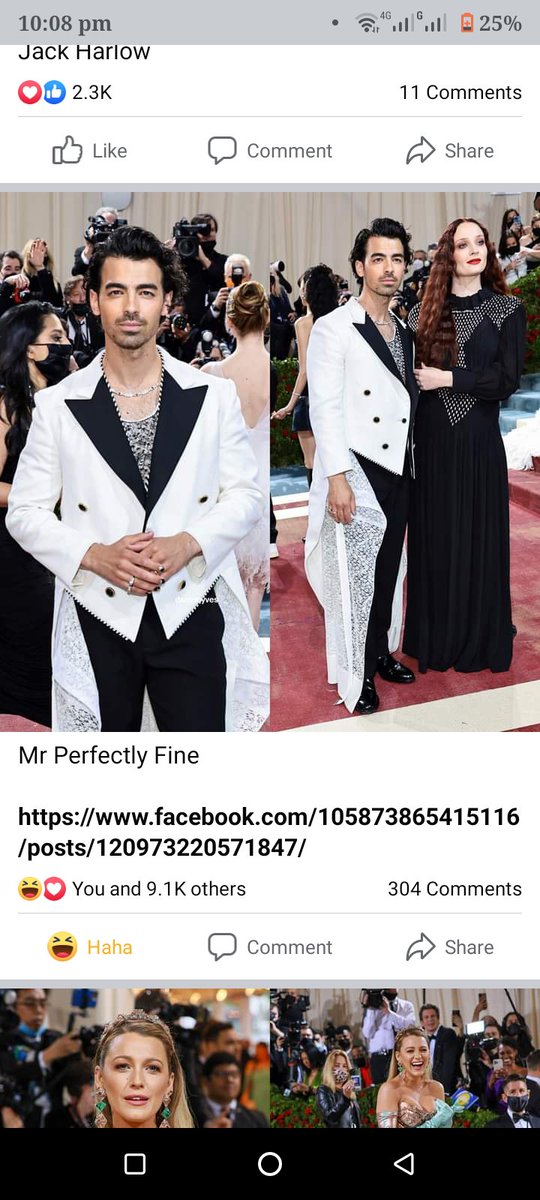 nitsuAndYou's tweet photo. Meanwhile people on facebook:
#MetGala #MetGala2022 https://t.co/MOhK4KnEjp