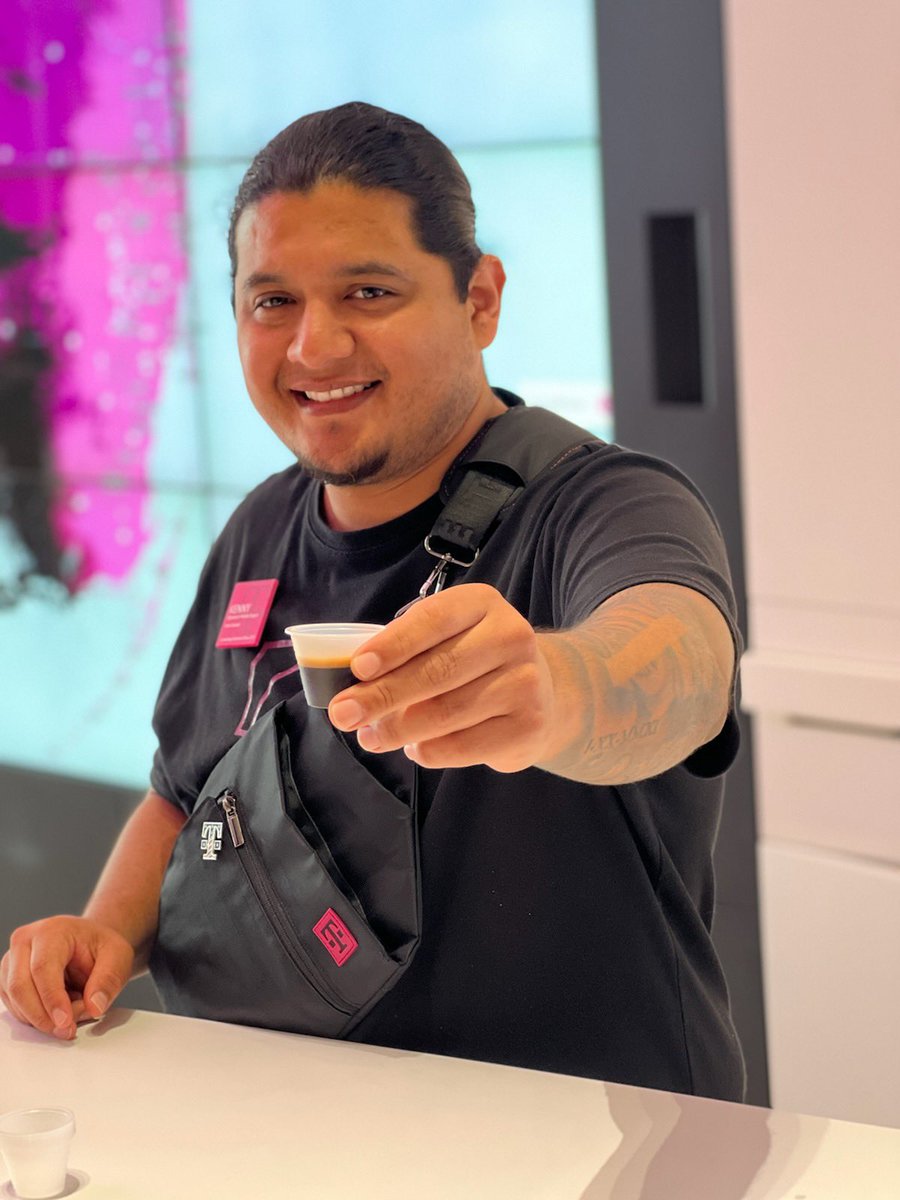 Good Morning #wc2022
Come visit #signaturesouthbeach for my amazing #Colada get em while it’s hot !
@katt_magenta @MJnFla