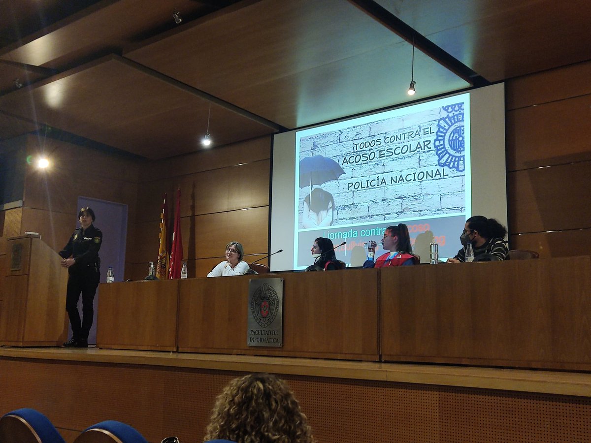 BaltaFM's tweet photo. Empezando la jornada contra el acoso escolar con @CRE_Juventud con participación de @policia @madridamacae y @morcalant en @informaticaucm @unicomplutense con apoyo de @CatedrasTEF https://t.co/La5uKvKFHd